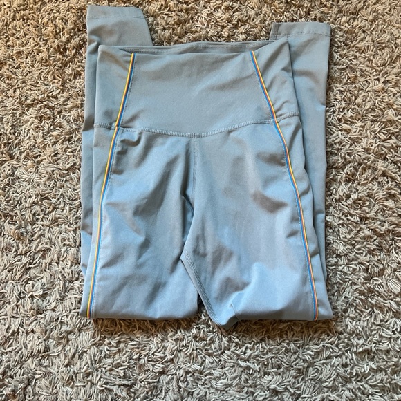 Nike rainbow seam leggings size small - Picture 10 of 10